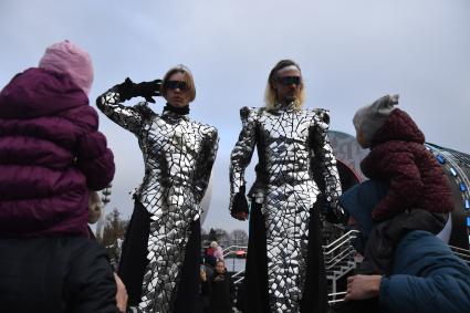 Москва. Аниматоры  на выставке-форуме `Россия` на ВДНХ.