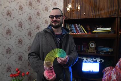 Москва. Посетители на выставке-форуме `Россия` на ВДНХ.
