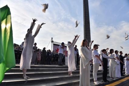 Брест. Митинг-реквием, посвященный Дню всенародной памяти жертв Великой Отечественнной войны и геноцида белорусского народа на территории мемориального комплекса `Брестская крепость-герой`.