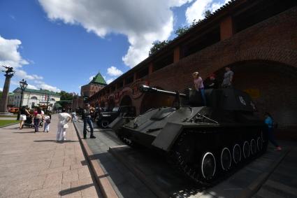 Нижний Новгород. Площадь выставки военной техники `Горьковчане -  фронту` на территории Нижегородского кремля.