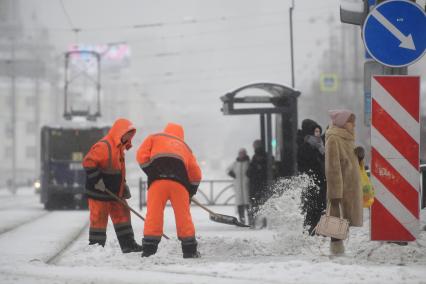 Последствия снегопада в Екатеринбурге