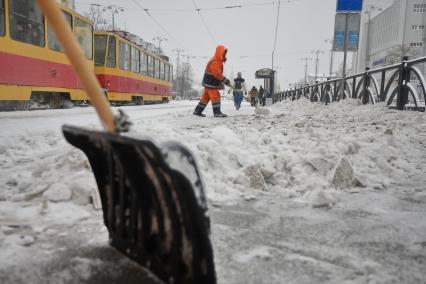 Последствия снегопада в Екатеринбурге