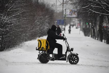 Последствия снегопада в Москве