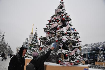 Последствия снегопада в Москве