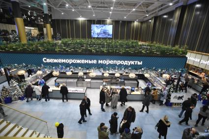 Мэр Москвы Сергей Собянин открыл рыбный рынок Москва - на волне\"