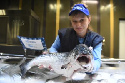 Мэр Москвы Сергей Собянин открыл рыбный рынок Москва - на волне\"