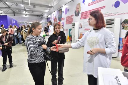 Дети из ЛНР посетили выставку на ВДНХ