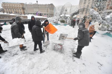 Снег в Москве