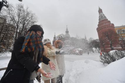 Снег в Москве