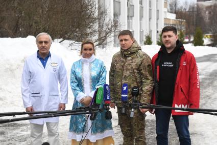 Десант Дедов Морозов в детской больнице имени Башляевой