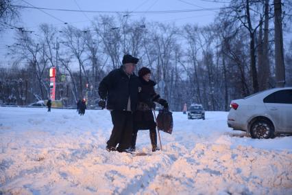 Последствия сильнейшего за 106 лет снегопада в Екатеринбурге