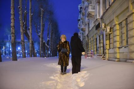 Последствия сильнейшего за 106 лет снегопада в Екатеринбурге