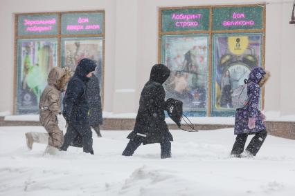 Сильный снегопад в Челябинске