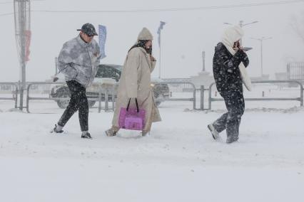 Сильный снегопад в Челябинске