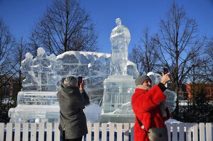 Фестиваль ледяных и снежных скульптур `Ледовая Москва` в парке`Музеон`