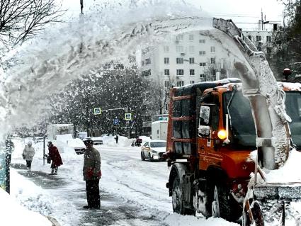 Уборка снега в Москве