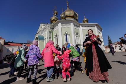 Освящение пасхальных куличей и яиц в Челябинске