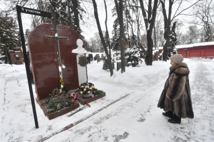 Памятник Василию Лановому в Москве