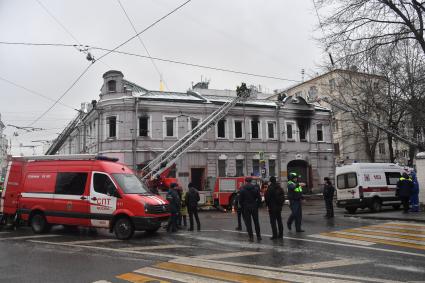 Пожар в здании столичного комитета КПРФ в Москве