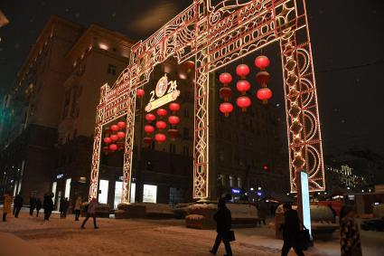 Праздничное украшение города в честь китайского Нового года