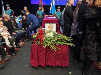 Прощание в Оренбурге с погибшими под Белгородом членами экипажа Ил-76
