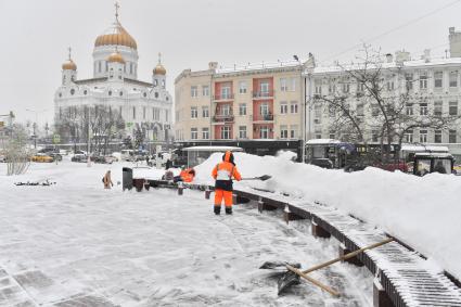 Последствия сильного снегопада в Москве