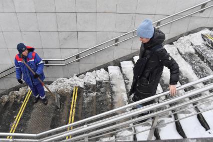 Последствия сильного снегопада в Москве