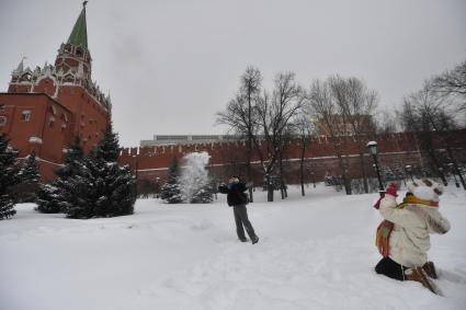 Последствия сильного снегопада в Москве