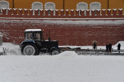 Последствия сильного снегопада в Москве