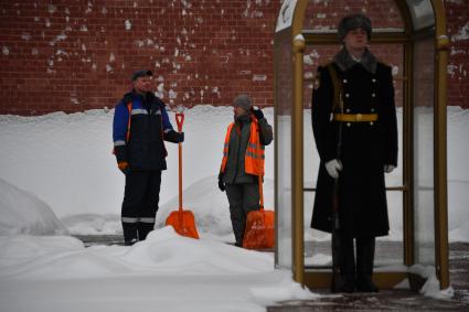 Последствия сильного снегопада в Москве