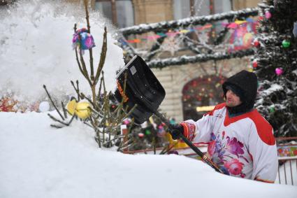 Последствия сильного снегопада в Москве