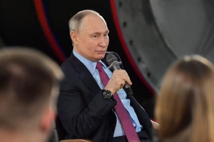 Рабочая поездка президента РФ В. Путина в Челябинск