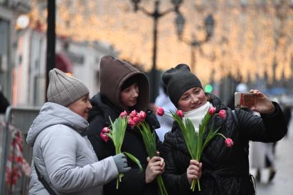 Поздравление женщин с праздником 8 марта в Москве