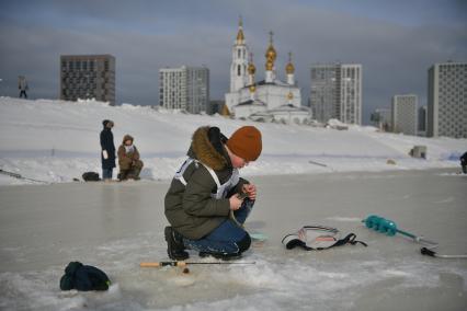 Соревнования по зимней рыбалке  в Академическом районе Екатеринбурга