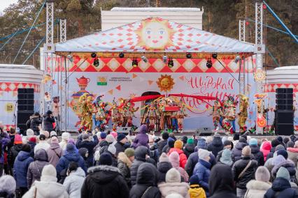 Празднование Масленицы в Челябинске