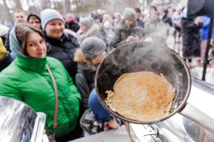 Празднование Масленицы в Челябинске