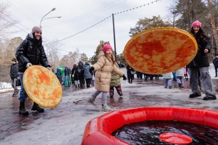 Празднование Масленицы в Челябинске