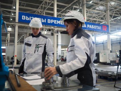 Владимир Путин посетил ПАО Челябинский кузнечно-прессовый завод\"