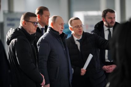 Владимир Путин посетил ПАО Челябинский кузнечно-прессовый завод\"