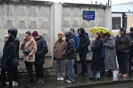 Очередь в Центр крови имени О.К.Гаврилова в Москве