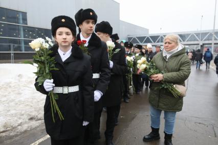 Стихийный мемориал у Крокус Сити Холла\" в Красногорске