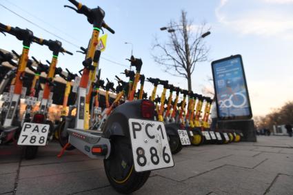 Открытие сезона проката электросамокатов и велосипедов в Москве