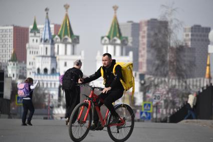 Теплая погода в Москве