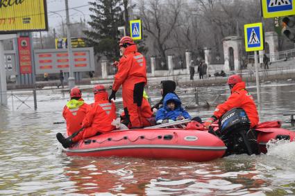 Последствия прорыва дамбы в Орске