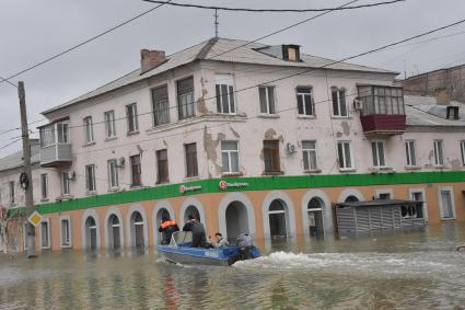 Последствия прорыва дамбы в Орске