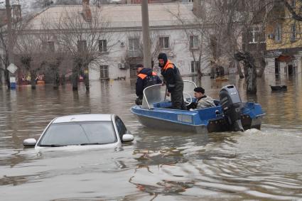 Последствия прорыва дамбы в Орске