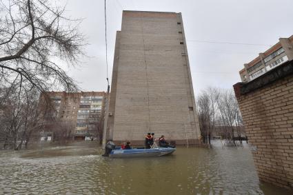 Последствия прорыва дамбы в Орске