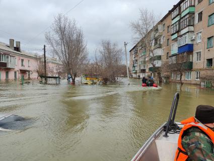 Последствия прорыва дамбы в Орске