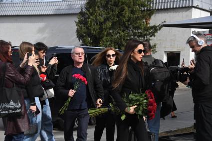 Зара, Екатерина Гусева и Владимир Абашкин