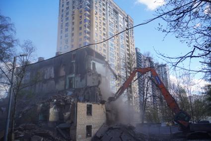 Снос жилого дома по программе реновации в Москве